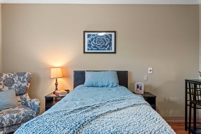 342 Twin Oak Drive - Altoona-bed