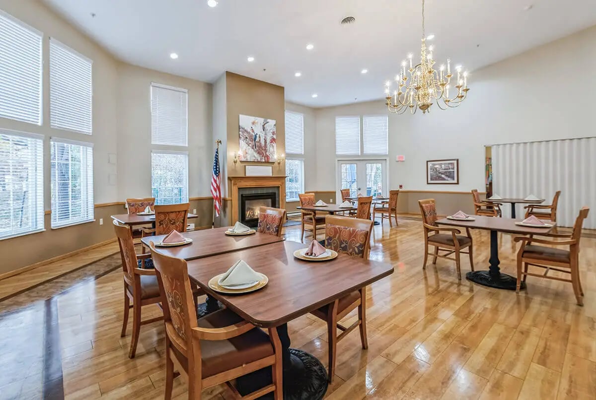 Best Retirement Community in Altoona, WI Oak Gardens Place